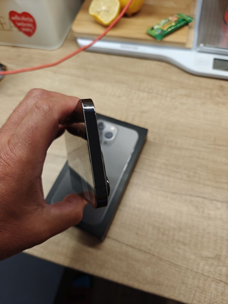 Iphone 13 Pro w bardzo dobrym stanie