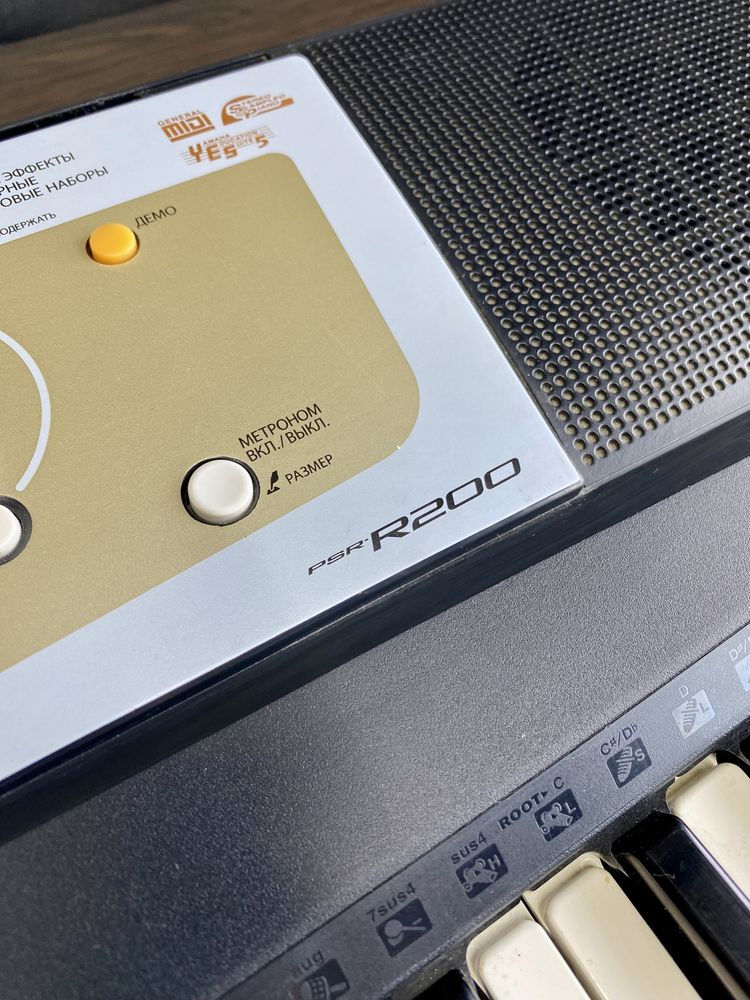 Yamaha PSR-R200 обучающий синтезатор