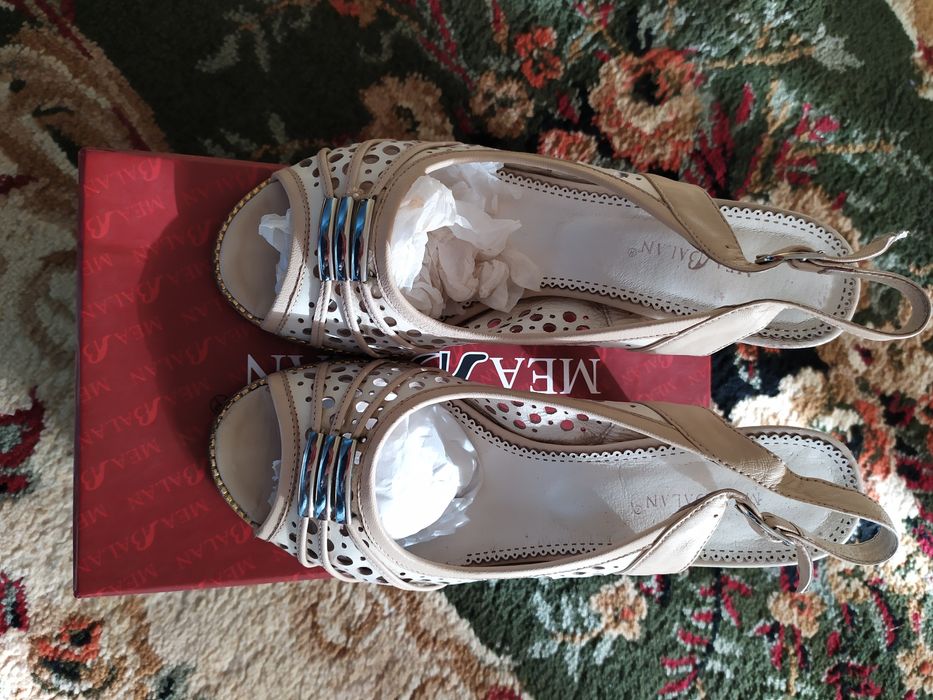 Продам високі чобітки