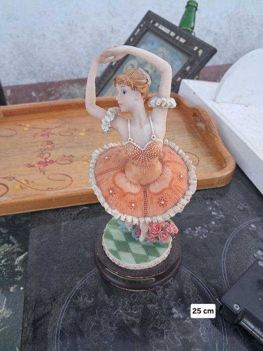 Estatueta bailarina