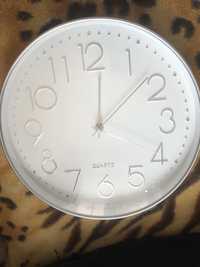 Zegar ścienny z szarą ramką średnica 30 cm