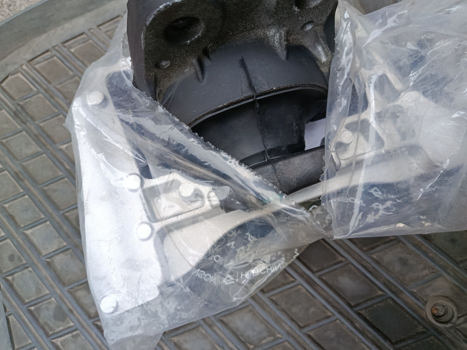 Продам подушку двигуна volvo v50, ford focus 2,3 ,mazda