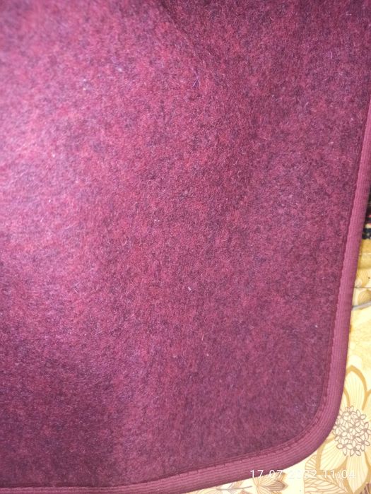 продам одеяла и подушки диванные и из куриного пера