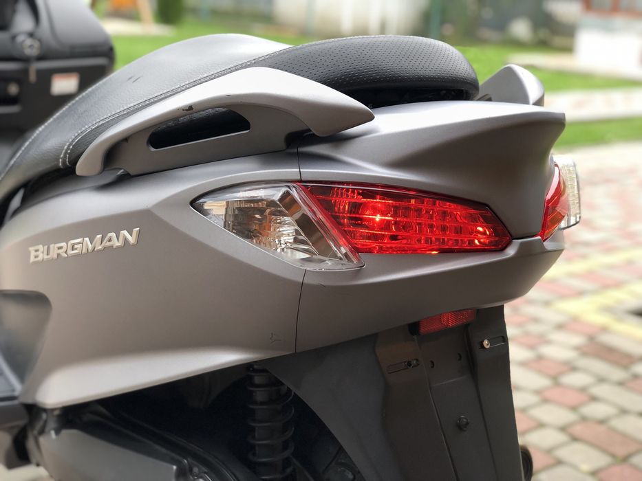Скутер  Suzuki Burgman 2015 рік