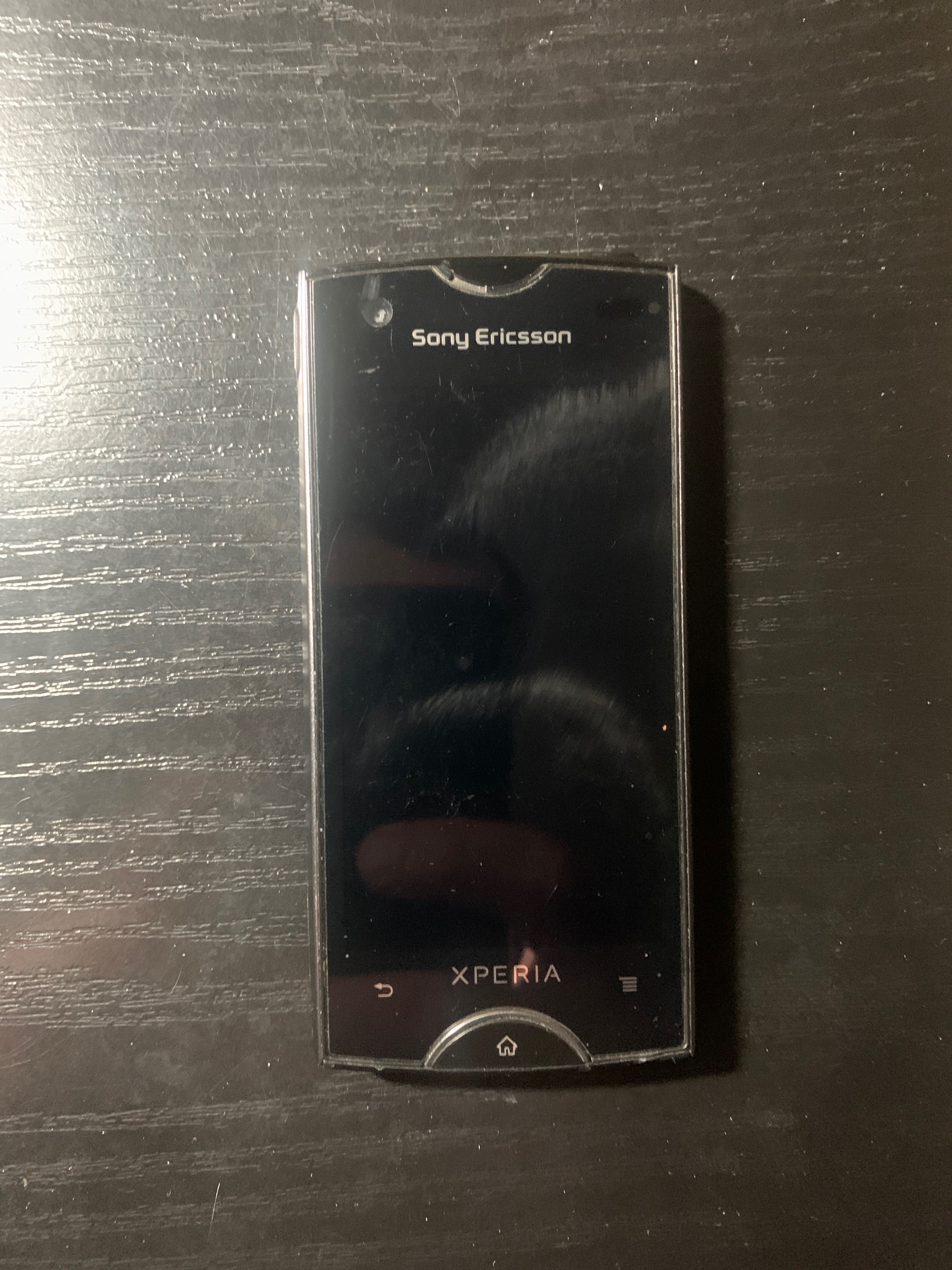 Продам Sony Ericsson Xperia ST18i