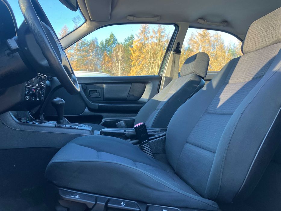 BMW 316 Farngrün Metallic Klimatyzacja ASC 4 x Air Bag Roleta 152096km