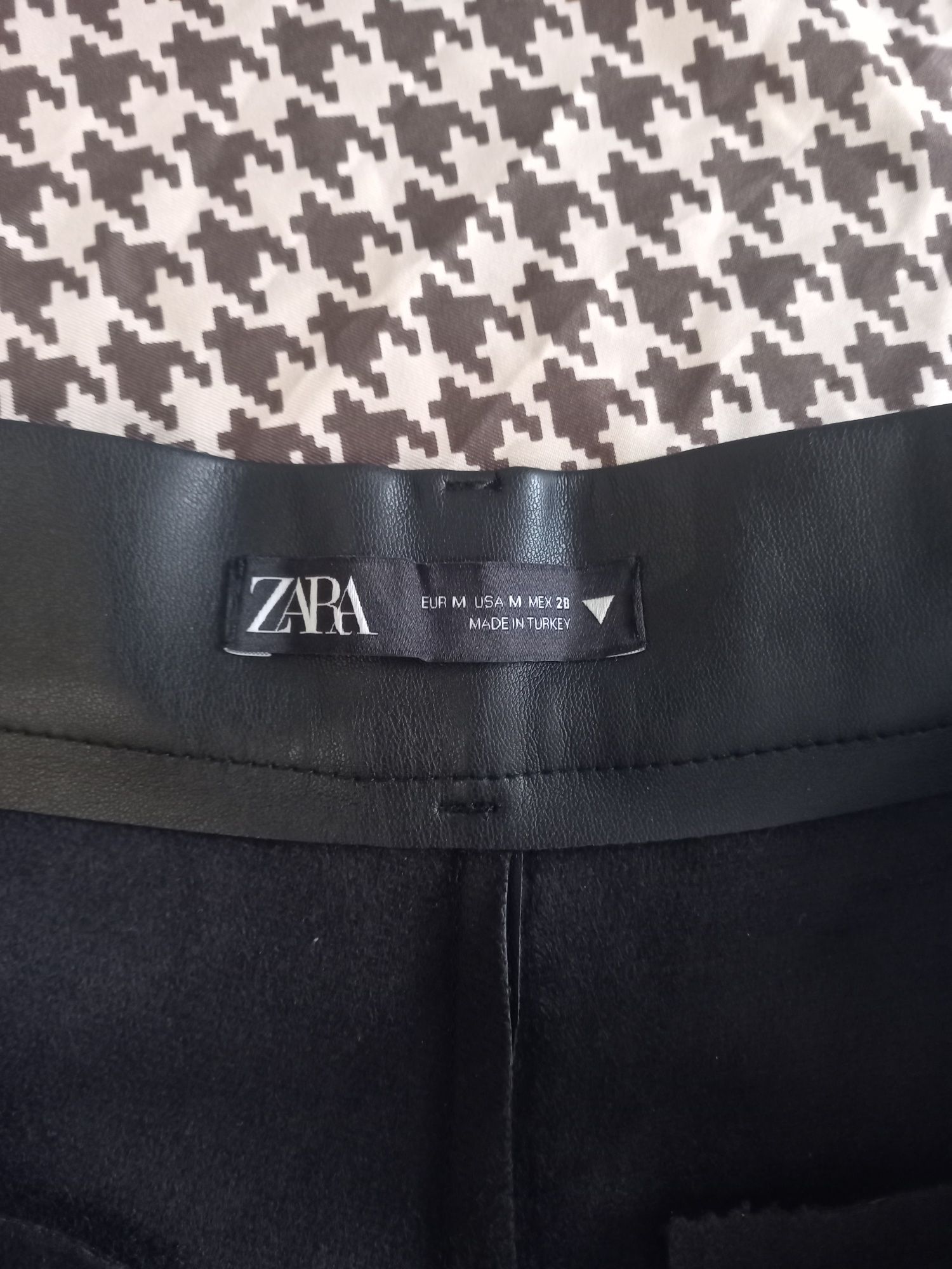 Шорти шкіряні Zara