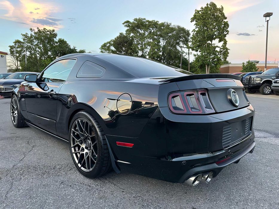 Ford Mustang GT      2014