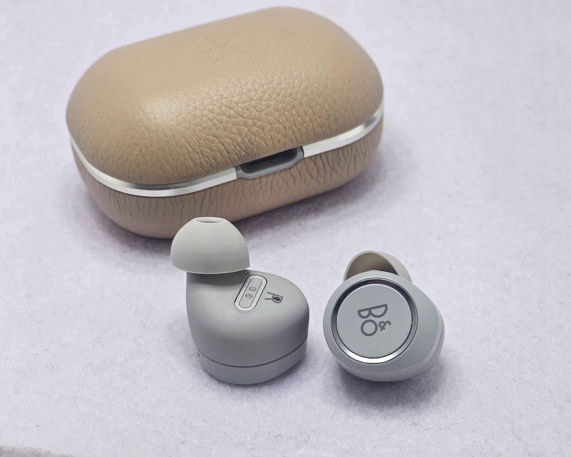 Bang&Olufsen, B&O Beoplay E8 навушники TWS