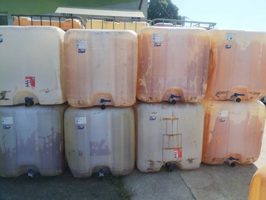 Колба, куб, тара, ємність на 1000л.  Б/В брудний