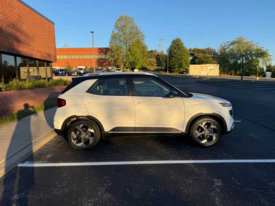 Hyundai Venue Limited      2024