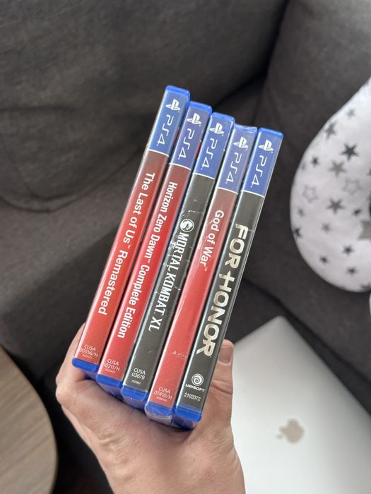 Продам комплект игр PS4 (5 шт.)