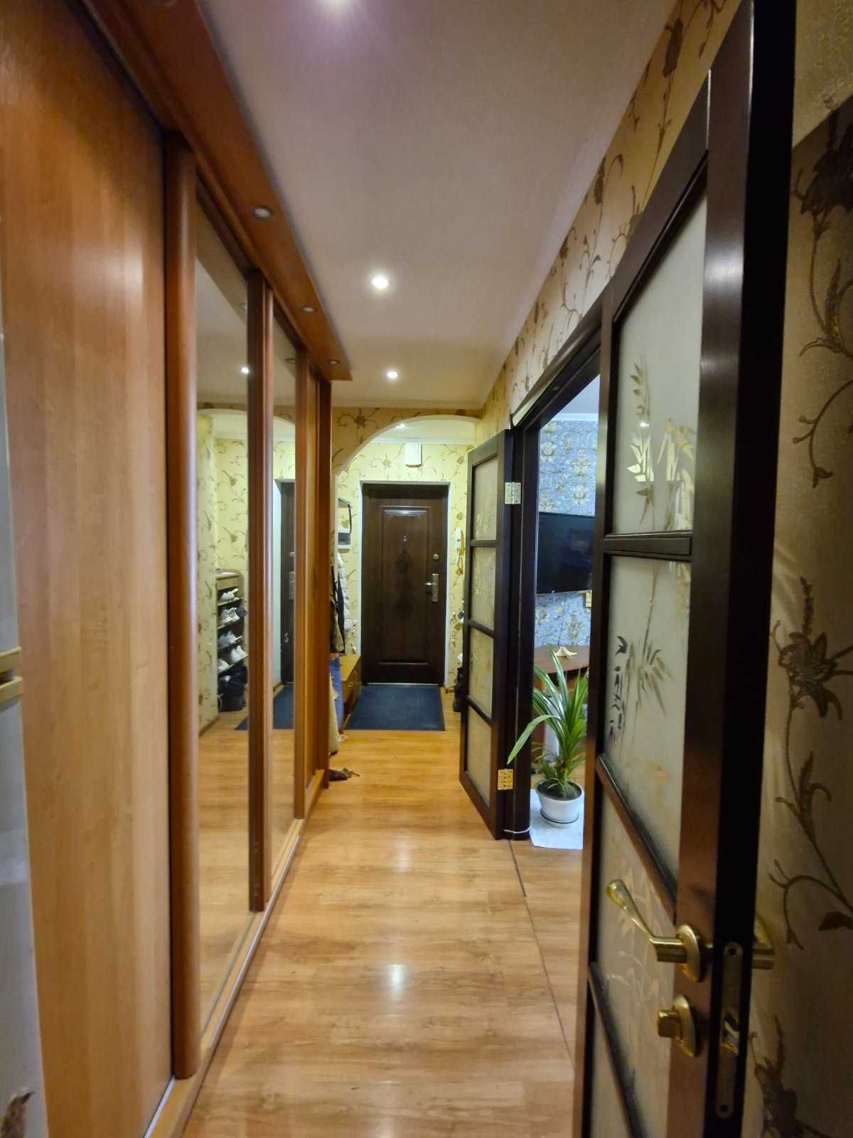 Продам 3-х к/квартиру, вул. Київський Шлях, р-н Зоряного