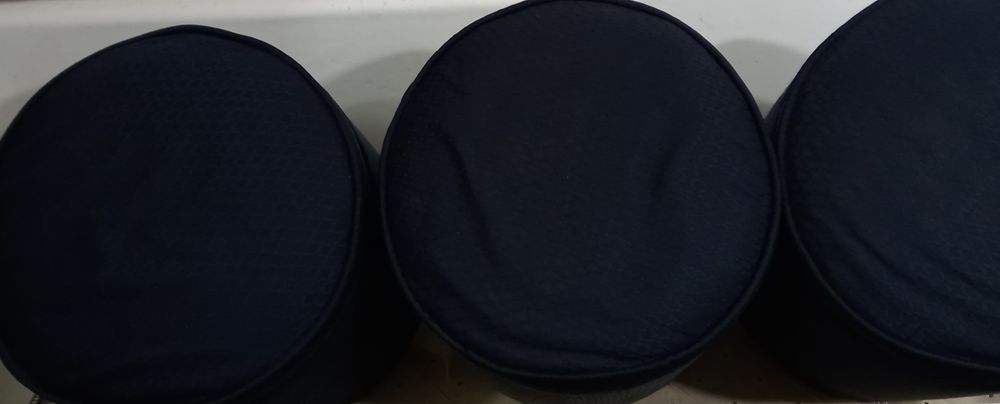 3 Puf para embelelezar e serve de banco para visitas