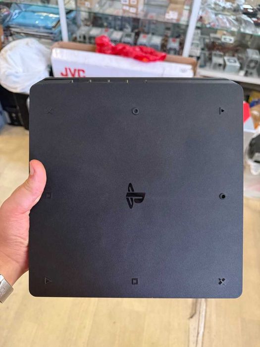 Ігрова приставка Playstation 4, PS4