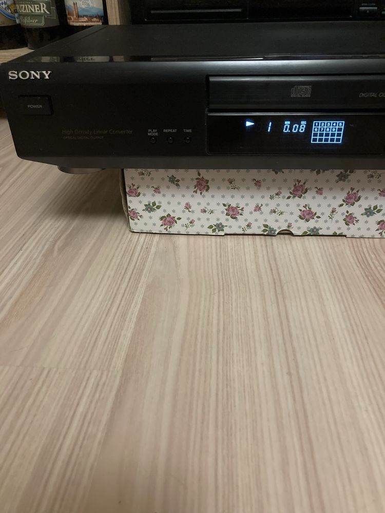 CD проигрователь SONY-CDP-XE210
