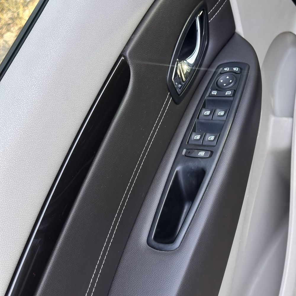Renault Scénic Initiale 2013