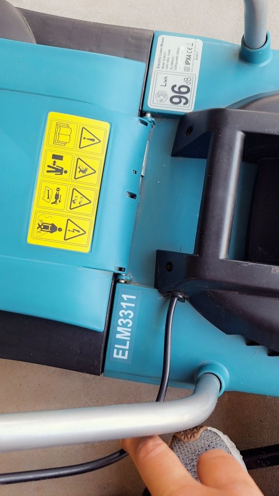 Kosiarka Makita ELM3311
