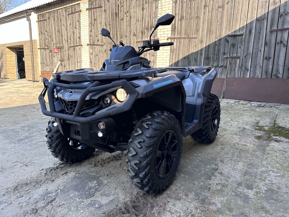 Quad  CAN-AM   Outlander 1000.  Zarejestrowany.   Jak nowy.  Perfekt.