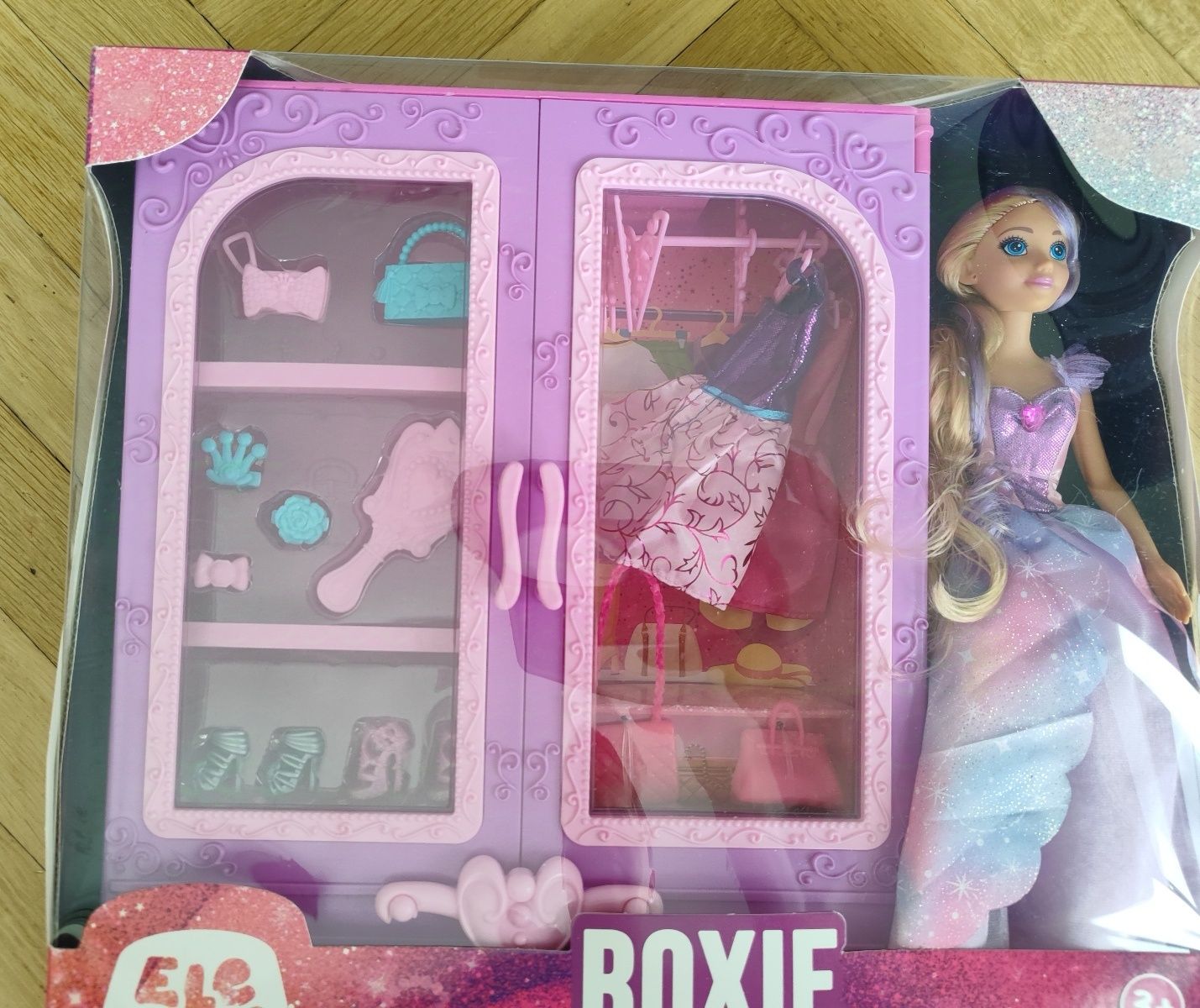 Zestaw lalka Roxie + szafa