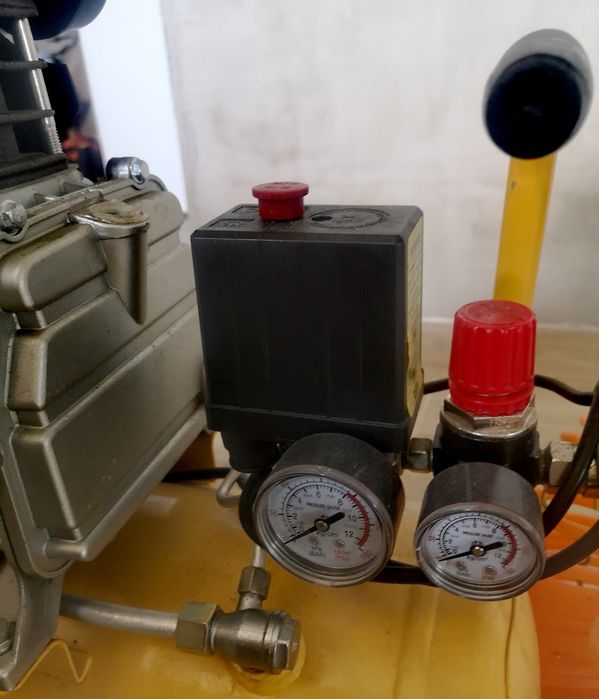 Kompresor olejowy 24l 8bar  German plus akcesoria Jak nowy