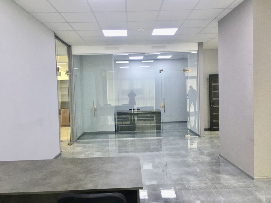 Фасадное стильное помещение в Шампанском пер./ Французский бульвар.