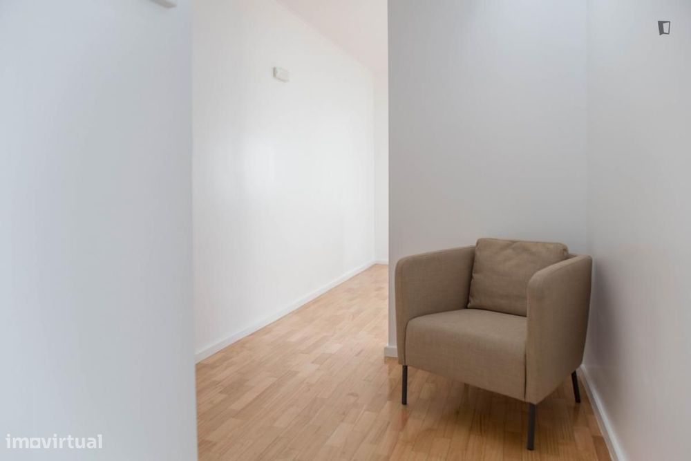 Quarto - localizado em Rio Tinto Porto