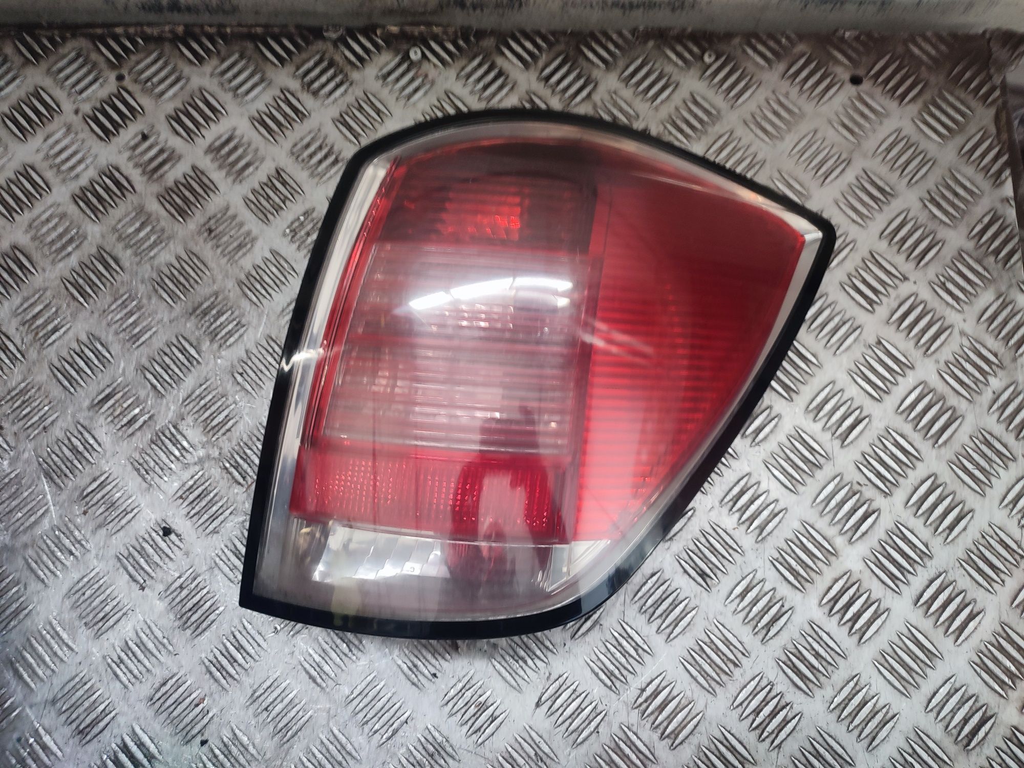 Opel Astra III H kombi lampa prawy tył tylna