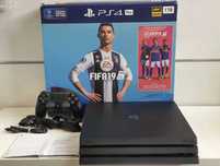 PlayStation 4 Pro 1 pad, pudełko, komplet okablowania Stan bdb
