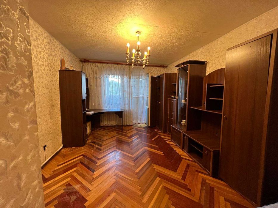 Терміново. Надії Світличної 1, Однокімнатна велика гостинка, без%