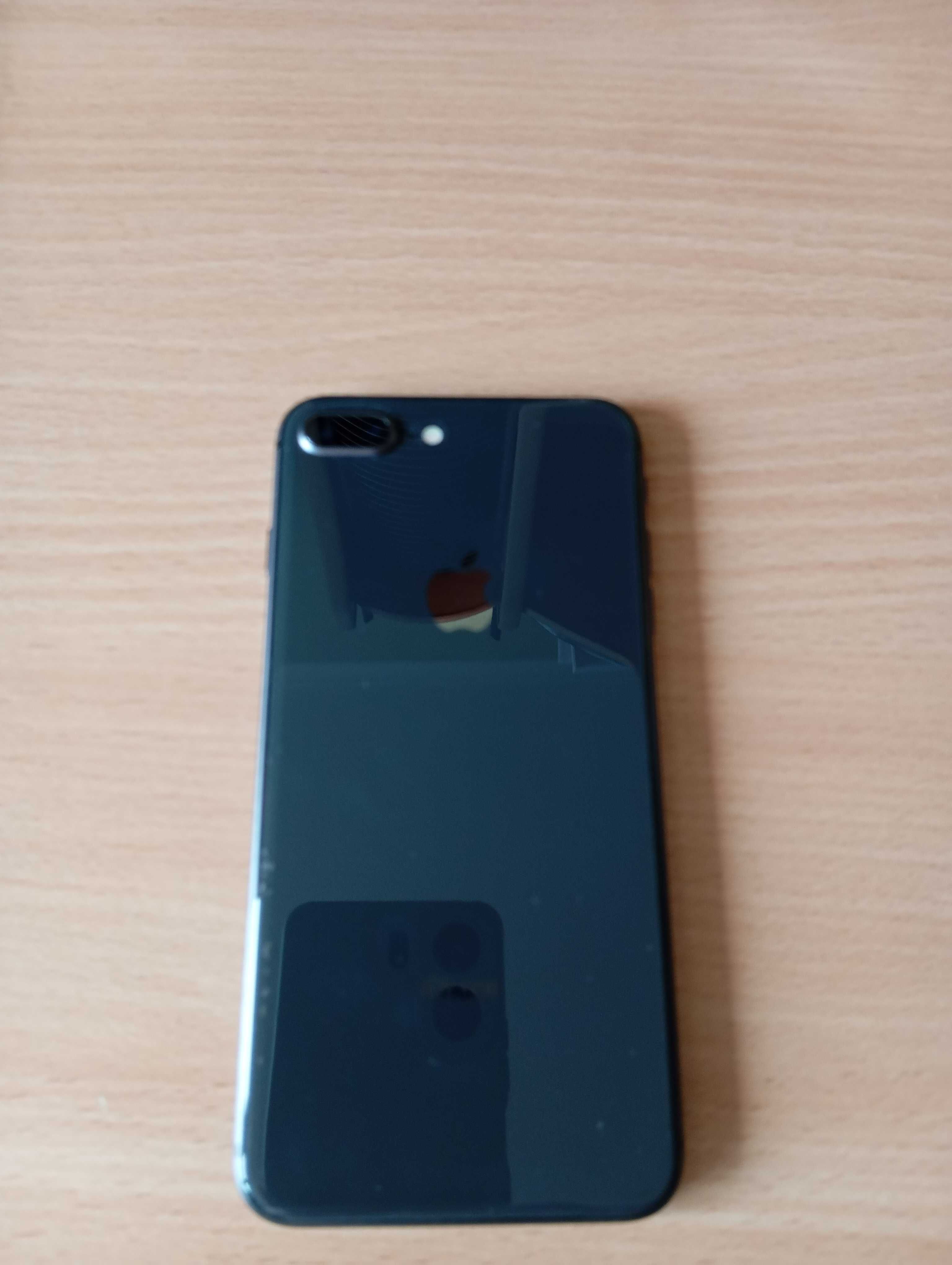 iPhone 8 Plus 64 gb