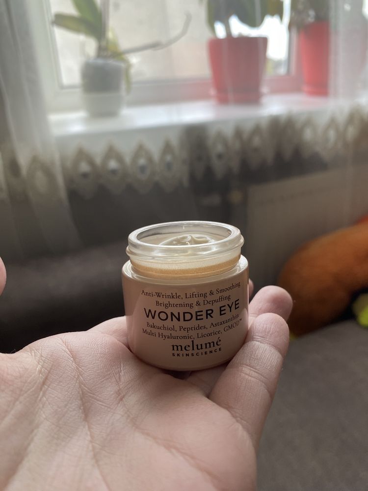 Крем для комплексного омолодження зони навколо очей Wonder Eye Melume