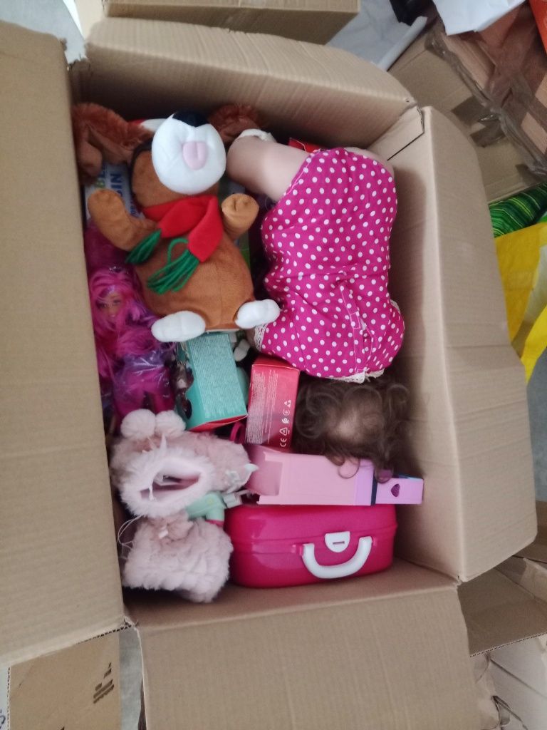 Bonecas de menina para despachar