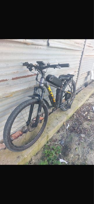 Bicicleta eletrica com carregador presiza de memutesao