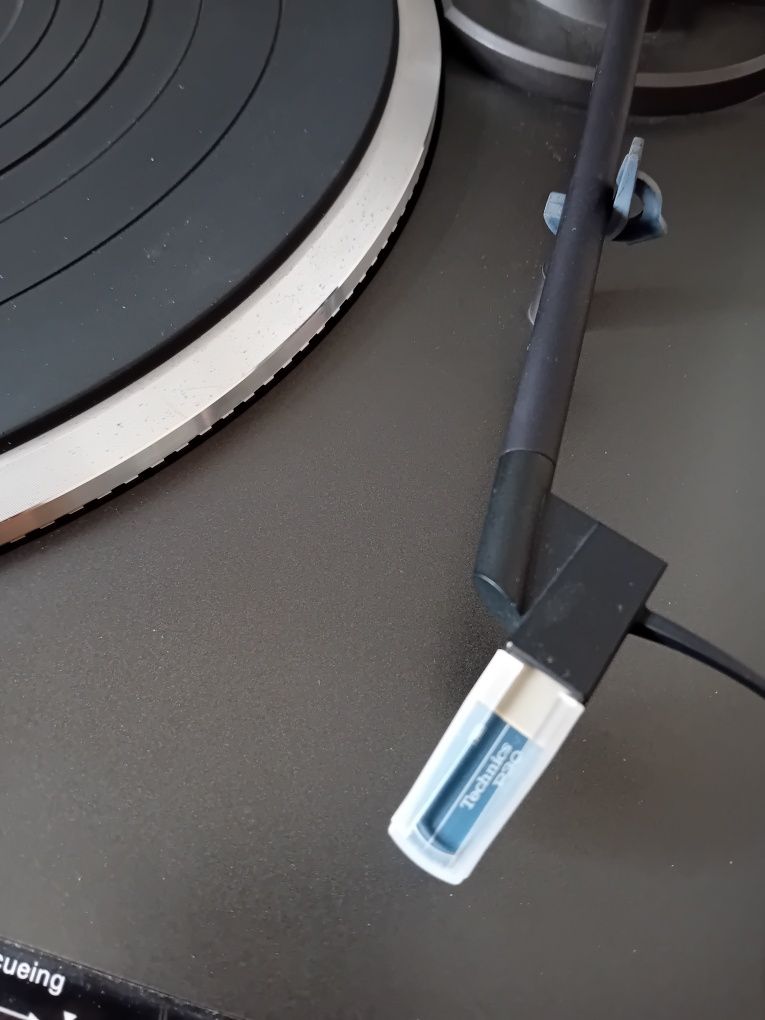 Technics Gira disco SL-Q300