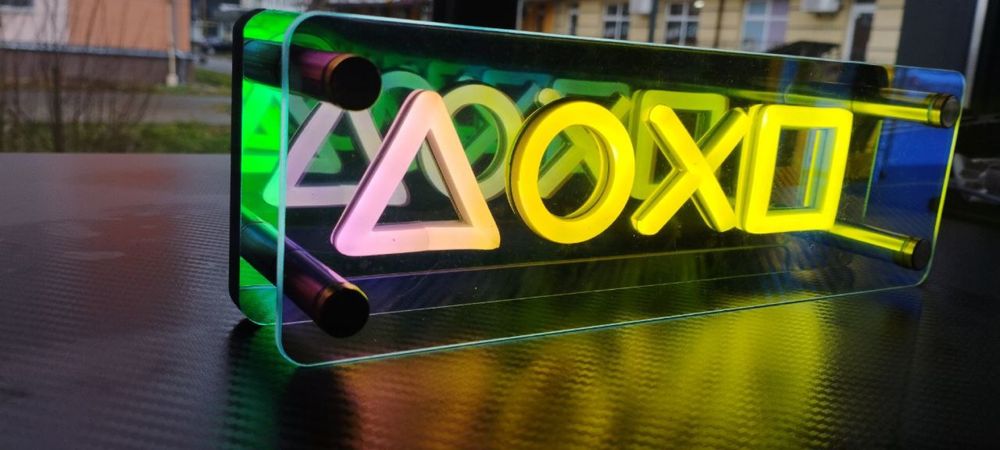 Неонова вивіска в стилі PlayStation