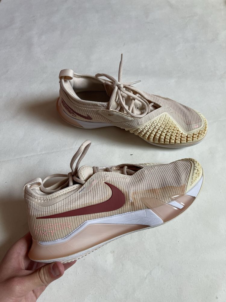 Тенісні кросівки Nike React Vapor NXT HC CV0742-100 розмір 39