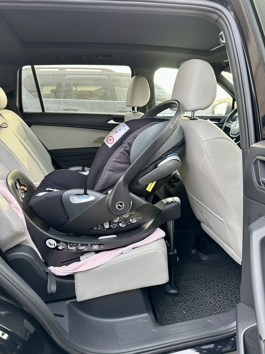 Автокрісло Cybex Cloud T i-Size з базою
