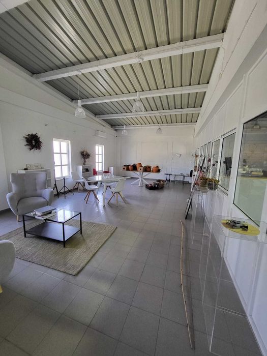 Armazém versátil para arrendamento: total ou metade