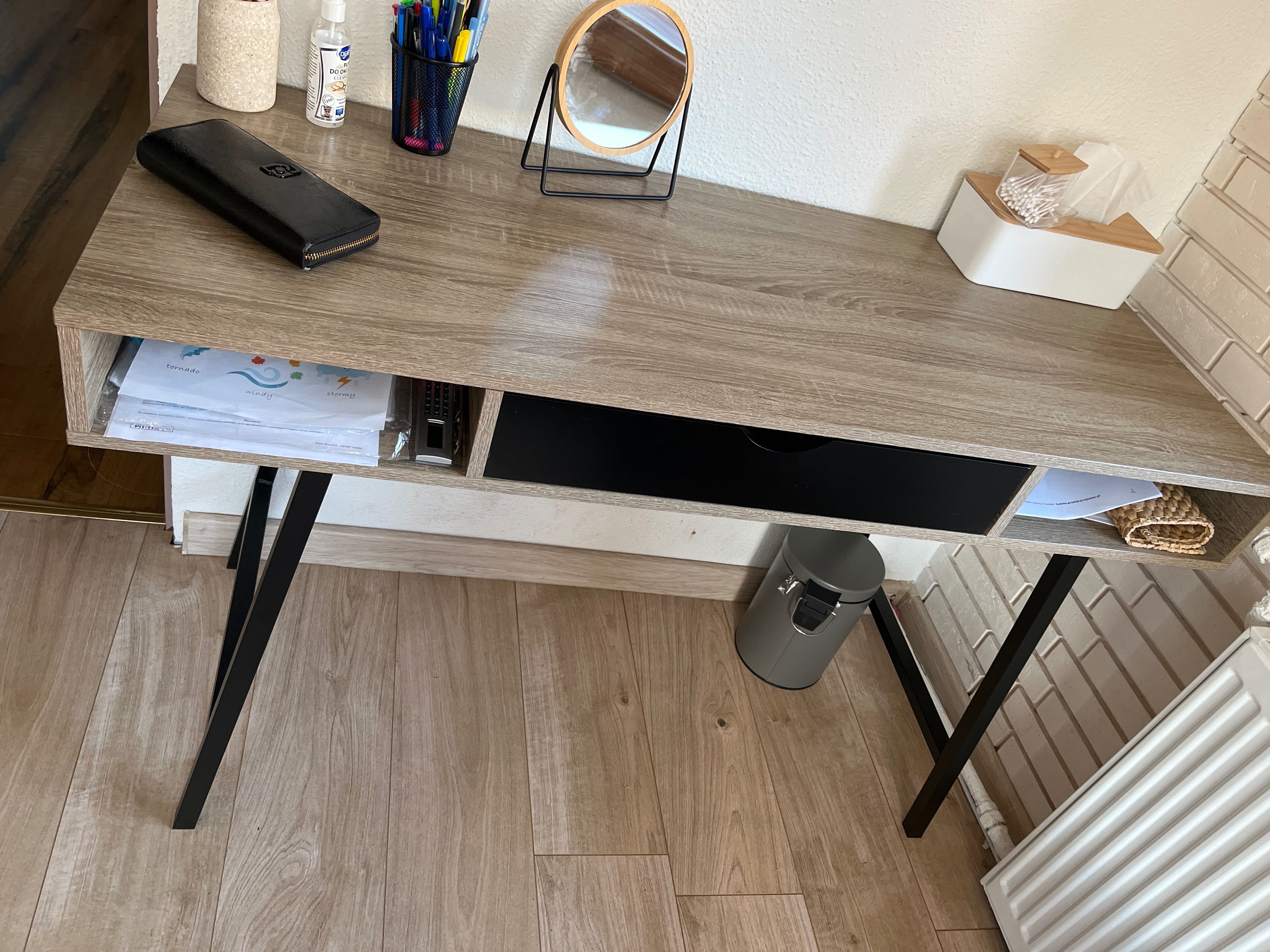 Biurko loftowe jysk