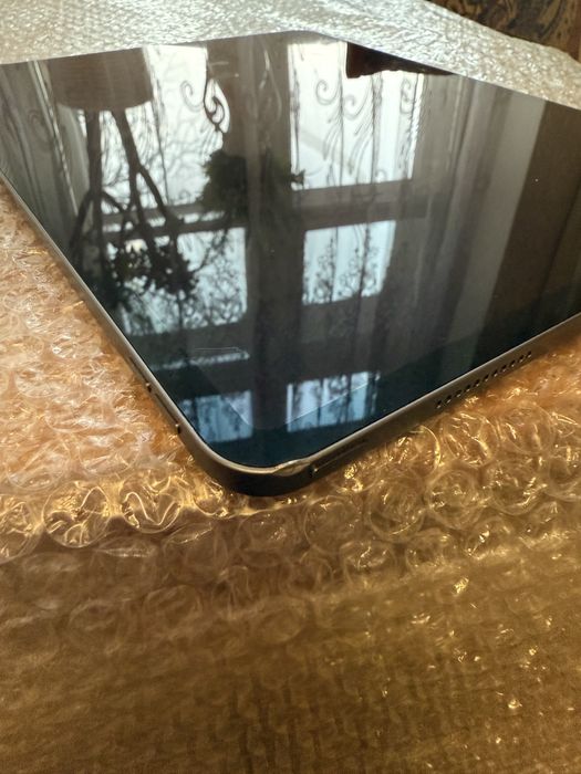 Apple iPad Pro 12.9” 5th gen 128gb M1 Wifi хороший стан 98% батарея