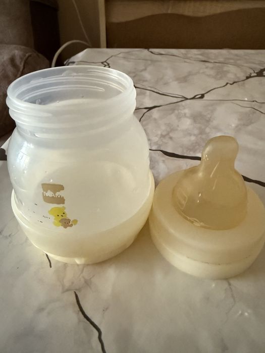 Отдам даром бутилочку mam