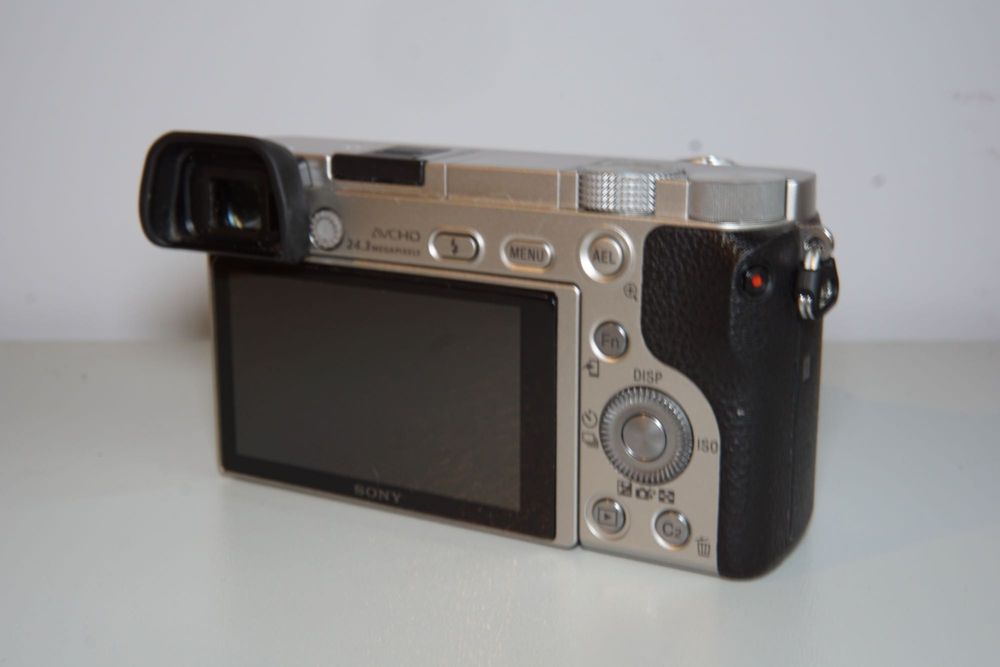 Sony Alpha A6000 + SEL2870 OSS / Dużo Dodatków