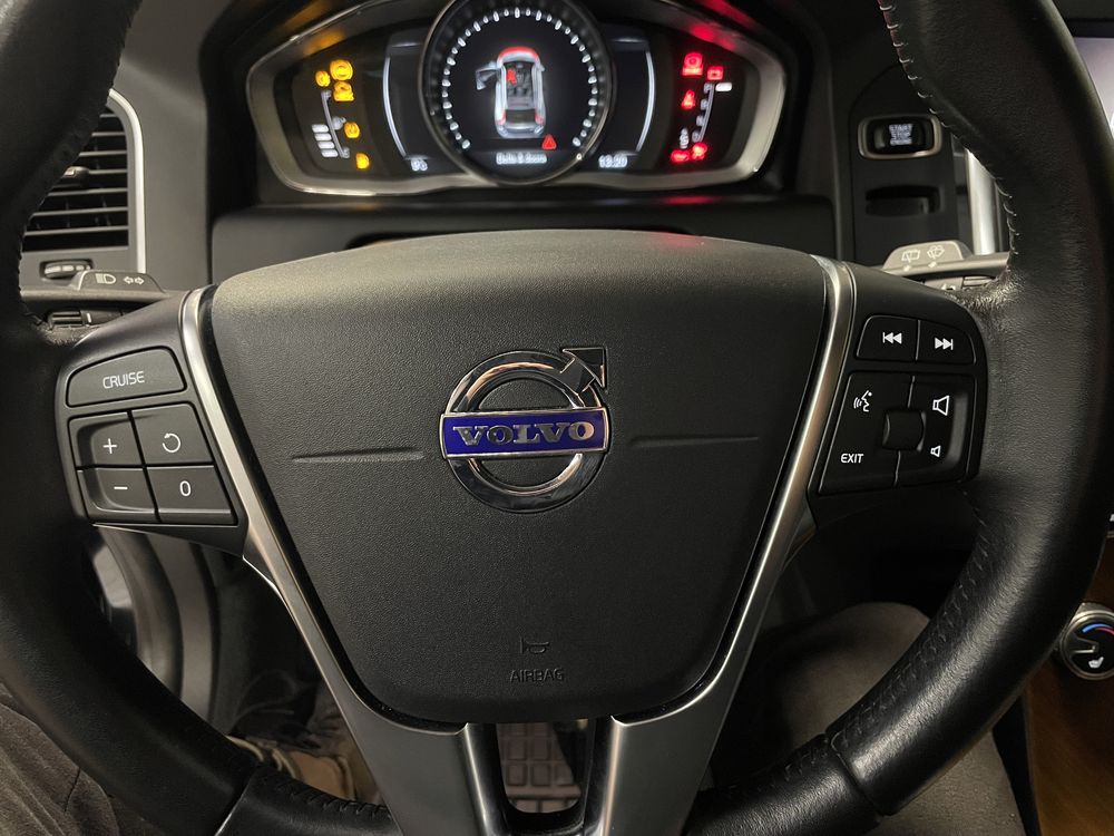 Вольво ХС60 Volvo XC60 Т5 AWD