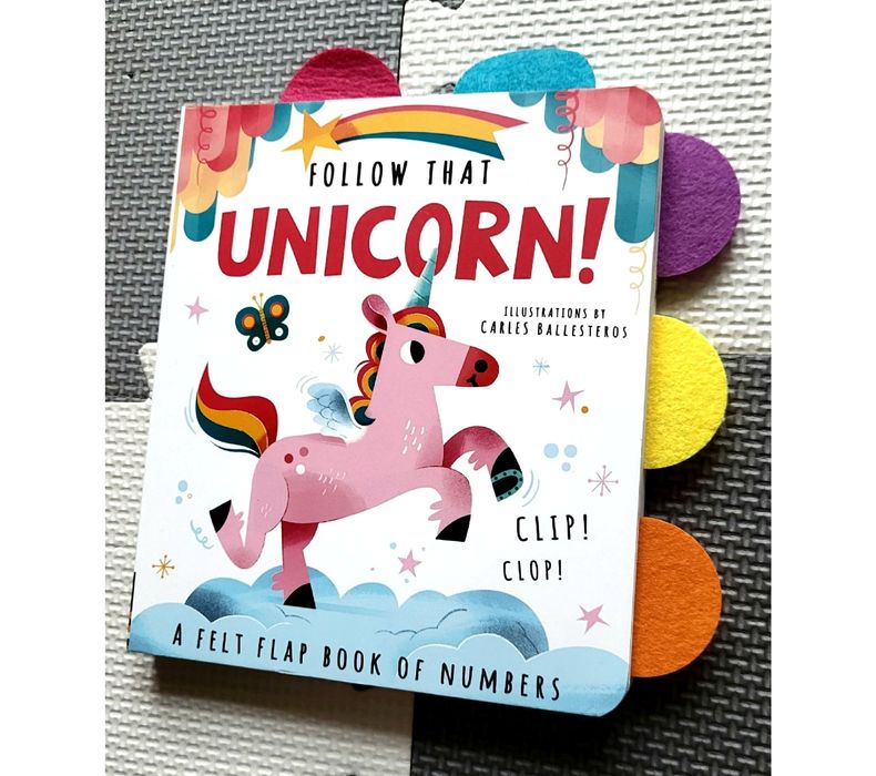 Follow that unicorn! książeczka sensoryczna po angielsku okienka filc