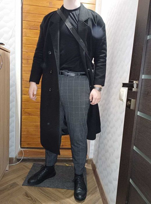 Чоловіче довге чорне демісезонне пальто