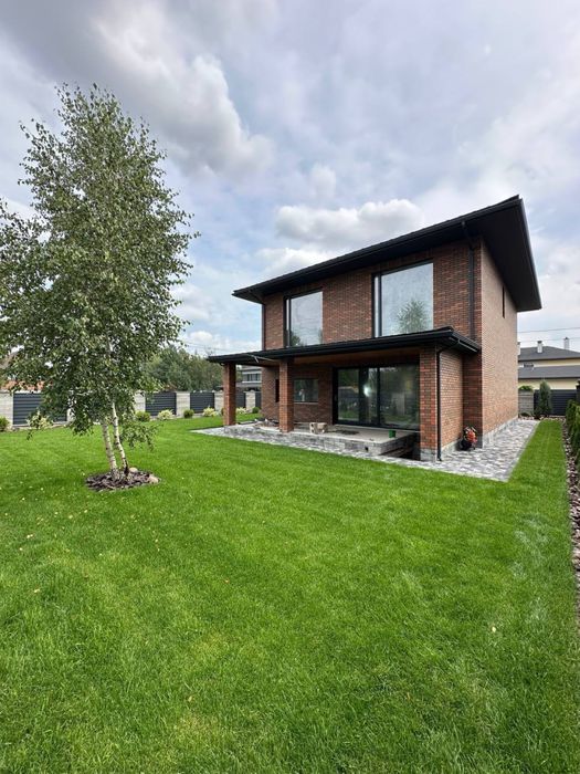 Будинок 160 м² з автонавісом , підвалом — Гореничі.