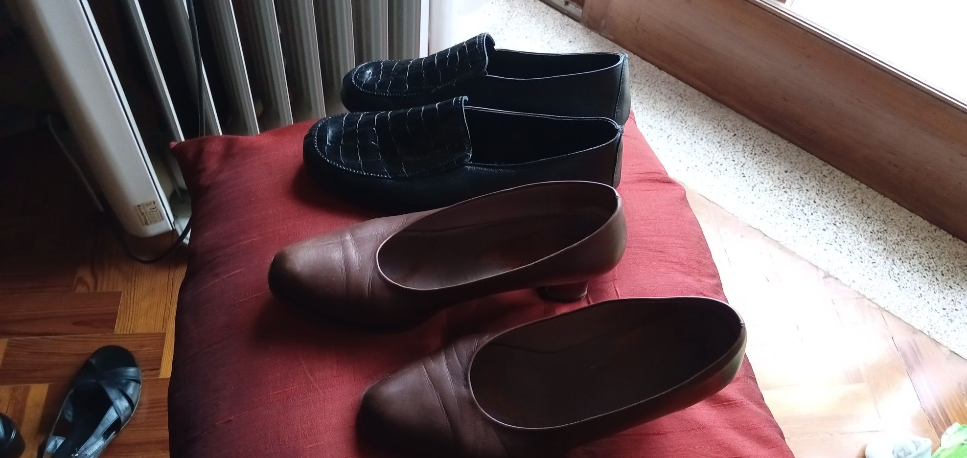 Sapatos Vintage vieram do passado ainda Glamour calçar certo?desde3E.
