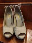 Sapatos dourados
