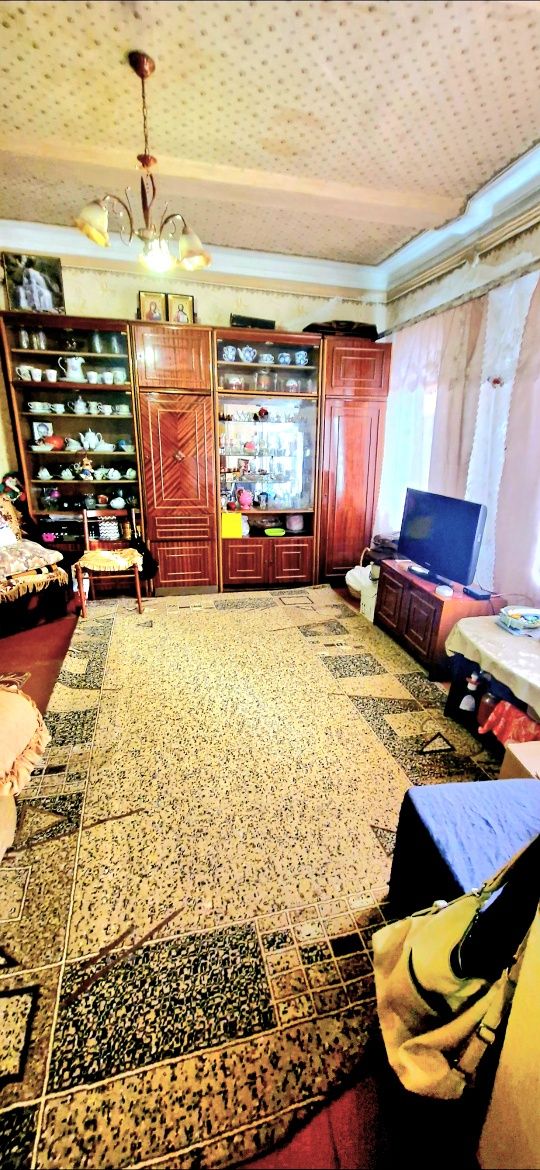 Полтава. Продам 4 комнатную квартиру ул. Синная 33.000$